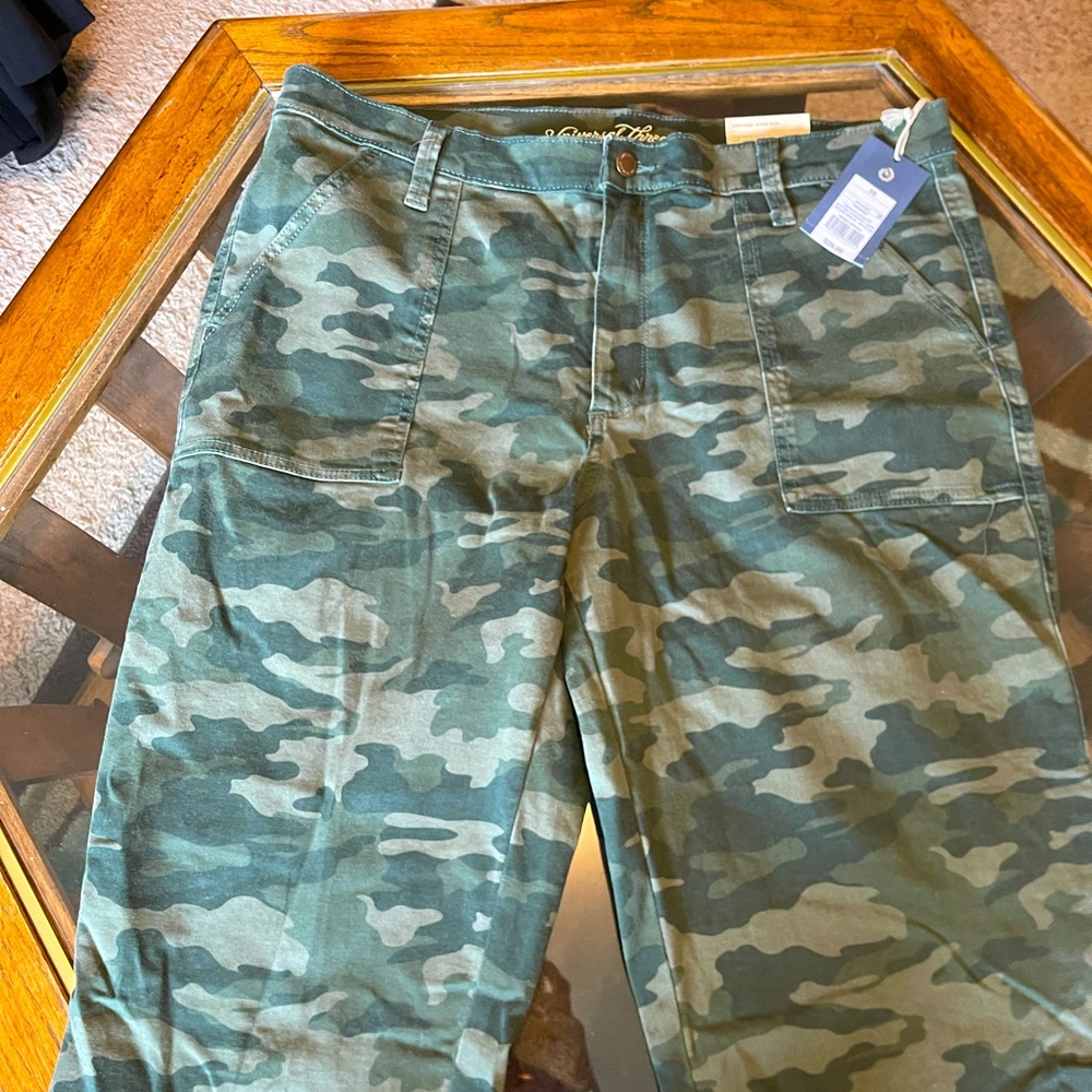 Universal Thread Camo Pants
